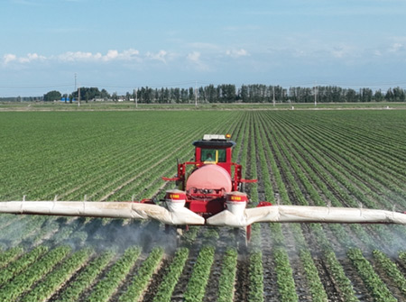 z6com人生就是搏3WPQ-5000型牵引式风幕式喷杆喷雾机